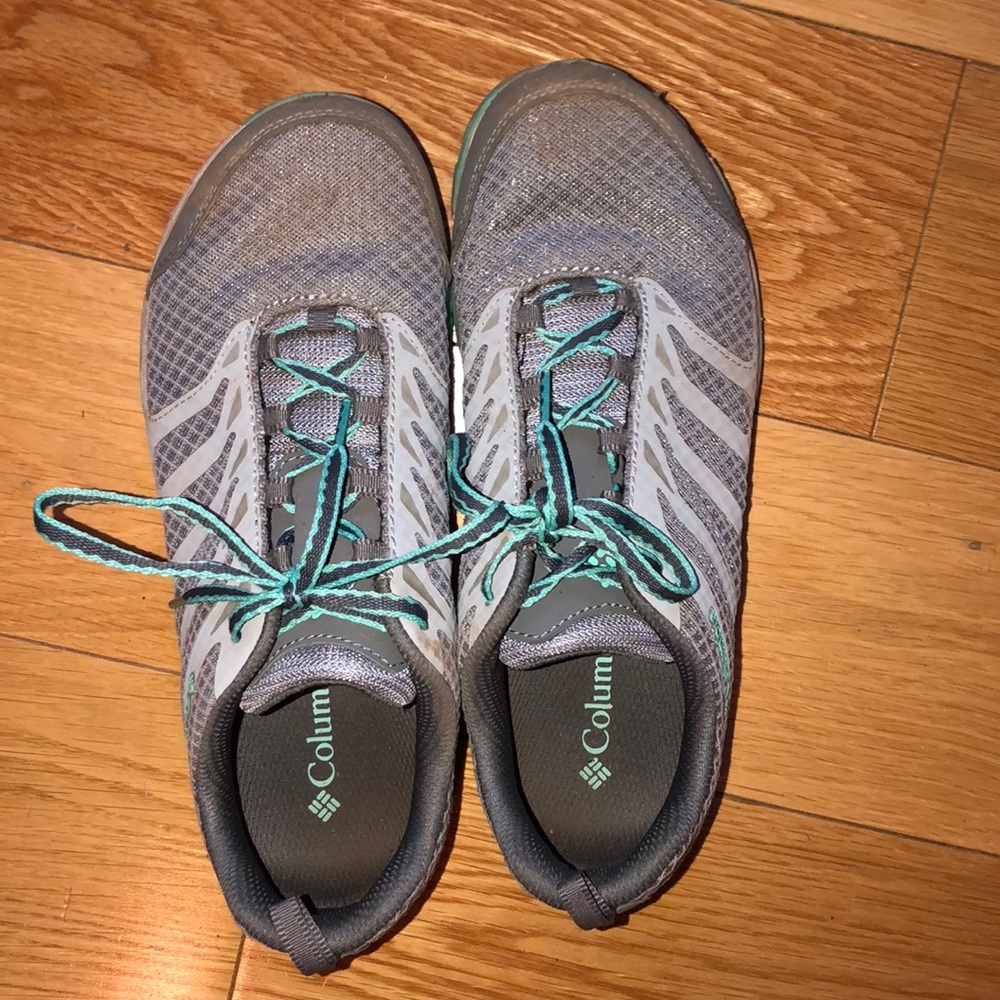 Columbia Hiking Sneakers Barely Worn!!
